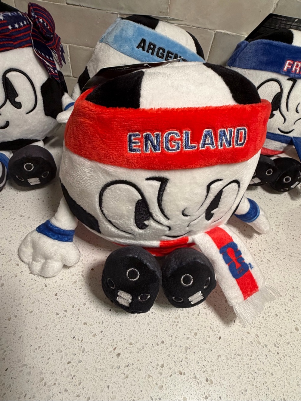 Jazwares FIFA World Cup 26 Plush Stuffed Animal - England Black, White & Red - Picture 6 of 10